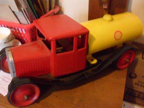 LARGE VINTAGE TIN/METAL RED/YELLOW TANKER/TRUCK...
