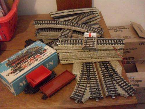 VINTAGE MARKLIN TRAIN SET...SEE PICS....