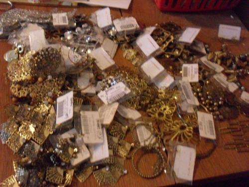 LAST JOBLOT OF 51 X PAIRS OF VARIOUS EARINGS(NEVER USED)