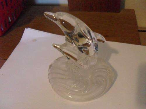 STUNNING GLASS DOLPHIN WITH BABY DOLPHIN ORNAMENT....