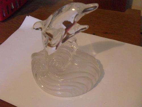 STUNNING GLASS DOLPHIN WITH BABY DOLPHIN ORNAMENT....