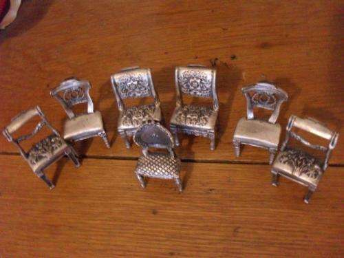 STUNNING DETAILED 7 SP CHAIRS THAT ARE NAME CARD HOLDERS