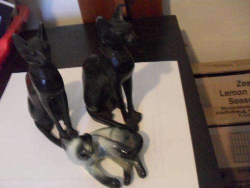 VINTAGE.....CATS CATS CATS FOR THE COLLECTOR