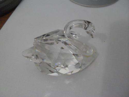 SWAROVSKI SILVER MEDIUM CRYSTAL SWAN....IN BOX WITH CERTIFICATE