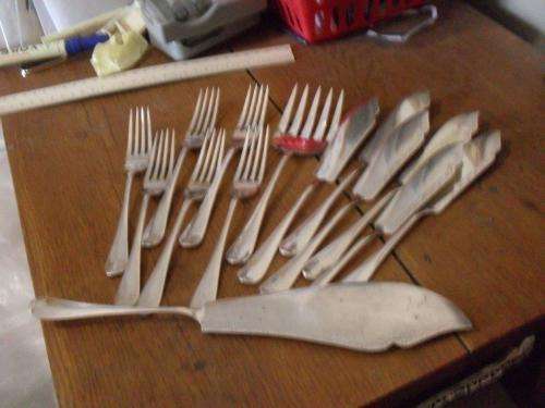 14 PIECE VINTAGE FISH KNIVES FORKS AND SERVERS