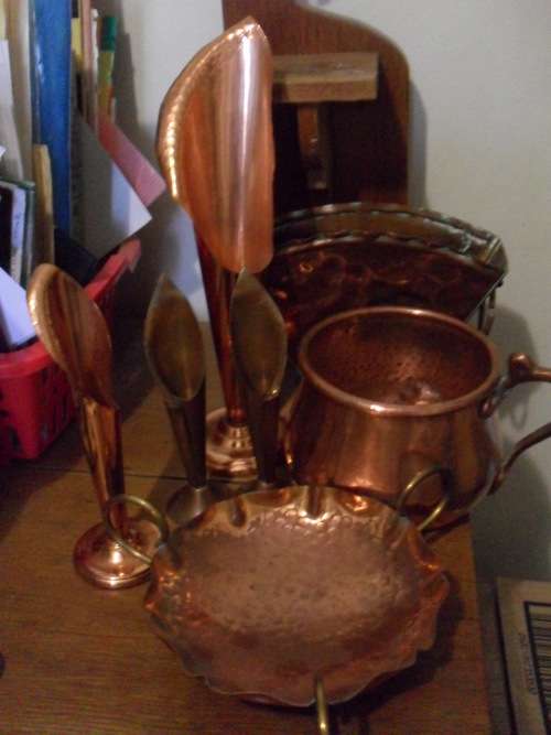 A COLLECTION OF VARIOUS COPPER ITEMS