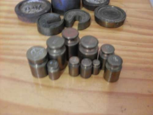 16 VARIOUS BRASS AND OTHER WEIGHTS