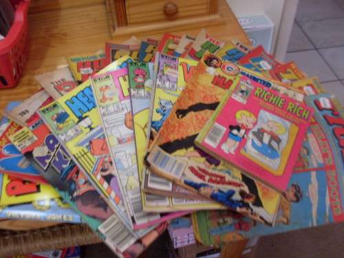 MIX LOT OF OLD COMICS
