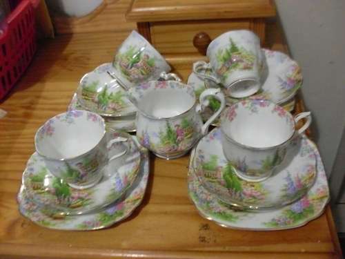 BEAUTIFUL ROYAL ALBERT KENTISH ROCKERY PART TEASET CIRCA 1930'S4 TRIOS AND MILKJUG