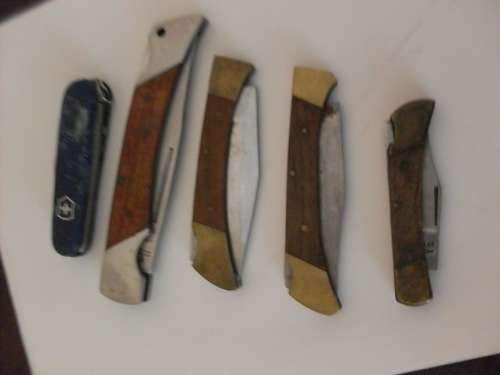 A COLLECTION OF 5 PENKNIVES