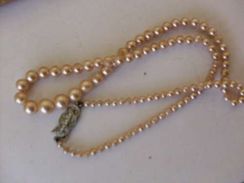 VINTAGE FAUX PEARL NECKLACE IN ORIGINAL BOX