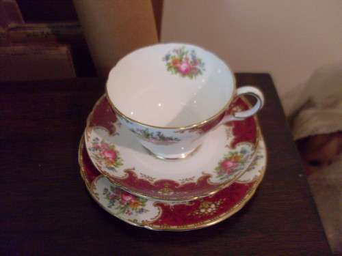 BEAUTIFUL VINTAGE TRIO...SHELLY (ENGLAND)...DUCHESS PATTERN