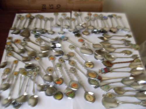 FOR THE COLLECTOR....73 CRESTED TEASPOONS FROM AROUND THE WORLD