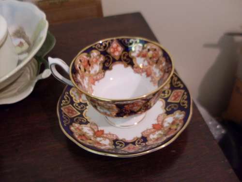BEAUTIFUL VINTAGE ROYAL ALBERT DUO