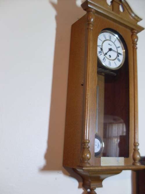 BEAUTIFUL GERMAN HERMLE OAK WALL CLOCK