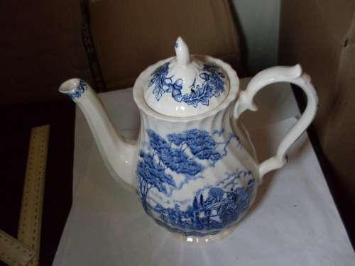 VINTAGE BLUE AND WHITE TEAPOT AND LID...SEE CONDITION