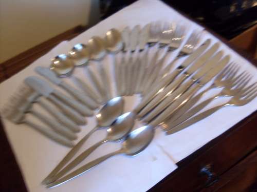 SOME STAINLESS STEEL CUTLERY (COMMUNITY AND OTHER MAKES )TOTAL 27