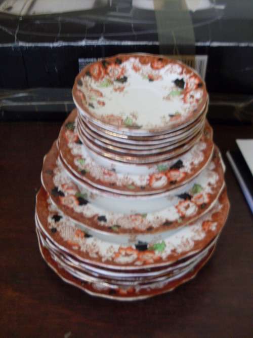 19 VINTAGE TUSCAN CHINA SAUCERS/SIDEPLATES ...