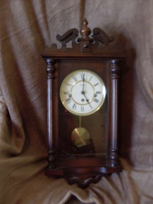 VINTAGE HERMLE  GERMANY WALL CLOCK....WORKING