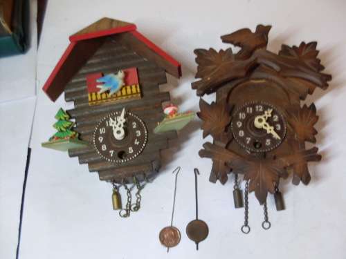2 X  MINITURE NOVELTY CUCKOO CLOCKS FOR 1 BID