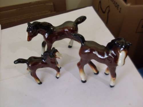 3 DIFFERENT SIZES BESWICK STYLE HORSES