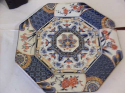 BEAUTIFUL ORIENTAL IMARI WALL PLATE....OCTAGON SHAPED...27 CM X 27 CM