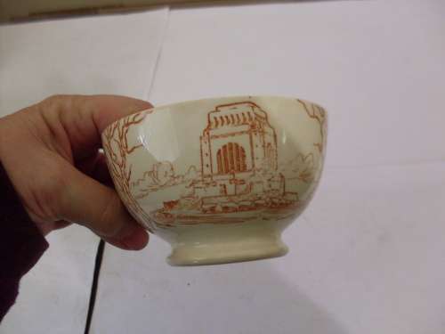 LOVELY SA VOORTREKKER MONUMENT COMMEMORATION BOWL AND TEASPOONS