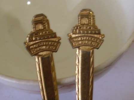 LOVELY SA VOORTREKKER MONUMENT COMMEMORATION BOWL AND TEASPOONS