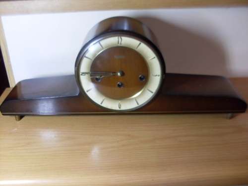 VINTAGE WOODEN GERMAN WESTMINSTER CHIME MANTLE CLOCK....WORKING