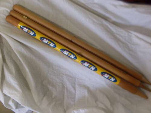 RARE FIND 3 CRICKET STUMPS WITH 103 CRICKET SIGNATURES ..HANSIE CRONJE JONTY RHODES JAQUES KALLIS +