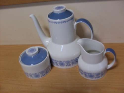 ROYAL DOULTON COFFE POT SUGAR BOWL AND MILKJUG....CRANBOURNE PATTERN