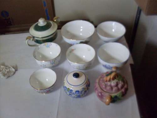 SO PRETTY.... 9 VARIOUS SUGAR BOWLS ..3 HAVE LIDS AND 6 ARE OPEN SUGAR BOWLS