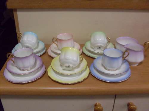 STUNNING 20 PIECE TEASET  ....ROYAL ALBERT RAINBOW PATTERN...SEE DESCRIPTION