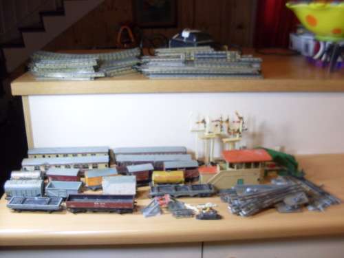 HORNBY DUPLO MECCANO ENGLAND VARIOUS METAL COACHES TRACKS AND ACCESSORIES ETC ETC ETC