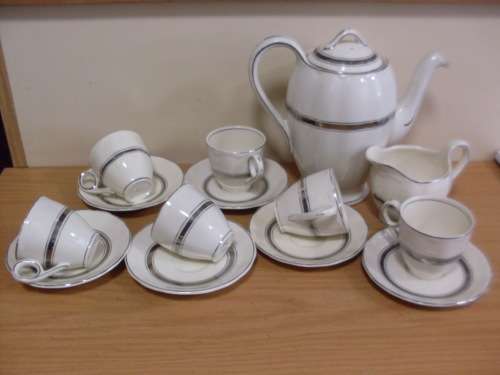 PRETTY WHITE/SILVER TEASET...VINTAGE GRINDLEY CREAMPETAL PATTERN...15 PIECES