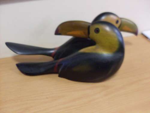 FEATHERS GALLERY LIMITED EDITION SET OF 2  WOODEN TOUCAN HANDCARVED  HAND PAINTED