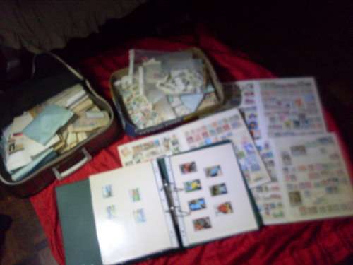 LARGE JOBLOT OF +-190 ENVELOPES 4 ALBUMS  YEARPACKS THEMATICS WORLD MIX IN A  BEER BOX  ANDSUITCASE