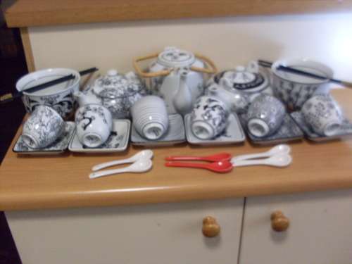 BEAUTIFUL ORIENTAL  BLACK & WHITE TEA /SAKI / NOODLES SET OF 30 PIECES.....