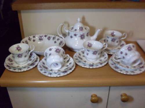BEAUTIFUL ROYAL ALBERT PART TEASET....SWEET VIOLETS 18 PIECES....SEE DESCRIPTION