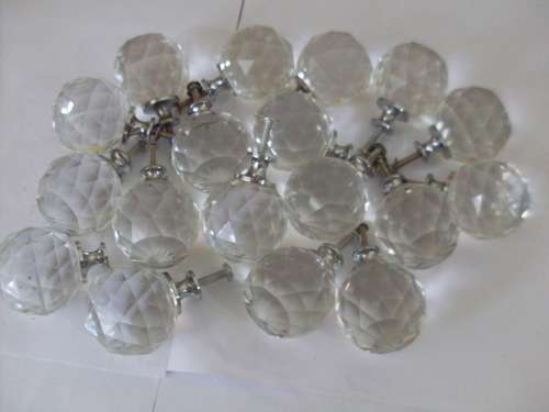 18 CRYSTAL GLASS DOOR KNOBS ....ALL FOR 1 BID