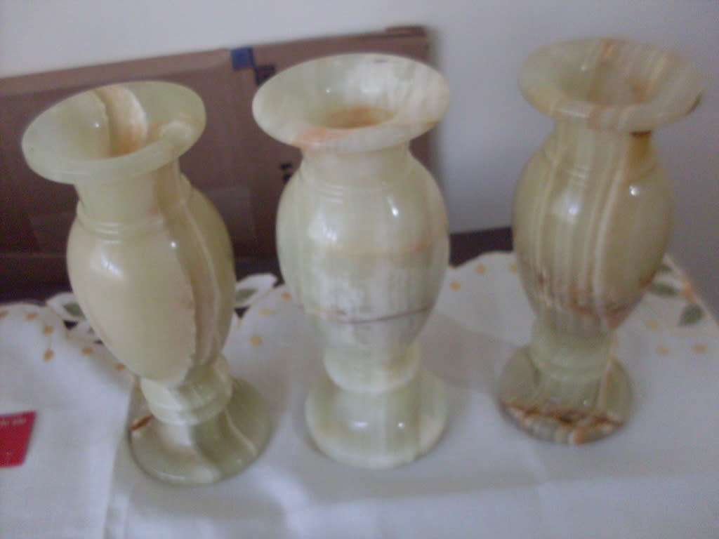 3 PRETTY MARBLE/ALABASTER VASES..STAND 21 CM TALL EACH
