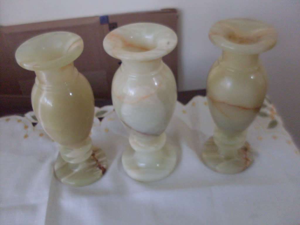 3 PRETTY MARBLE/ALABASTER VASES..STAND 21 CM TALL EACH