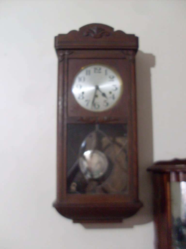 STUNNING VINTAGE LARGE WESTMINSTER CHIME WALL CLOCK...WORKS/CHIMES VERY LOUD