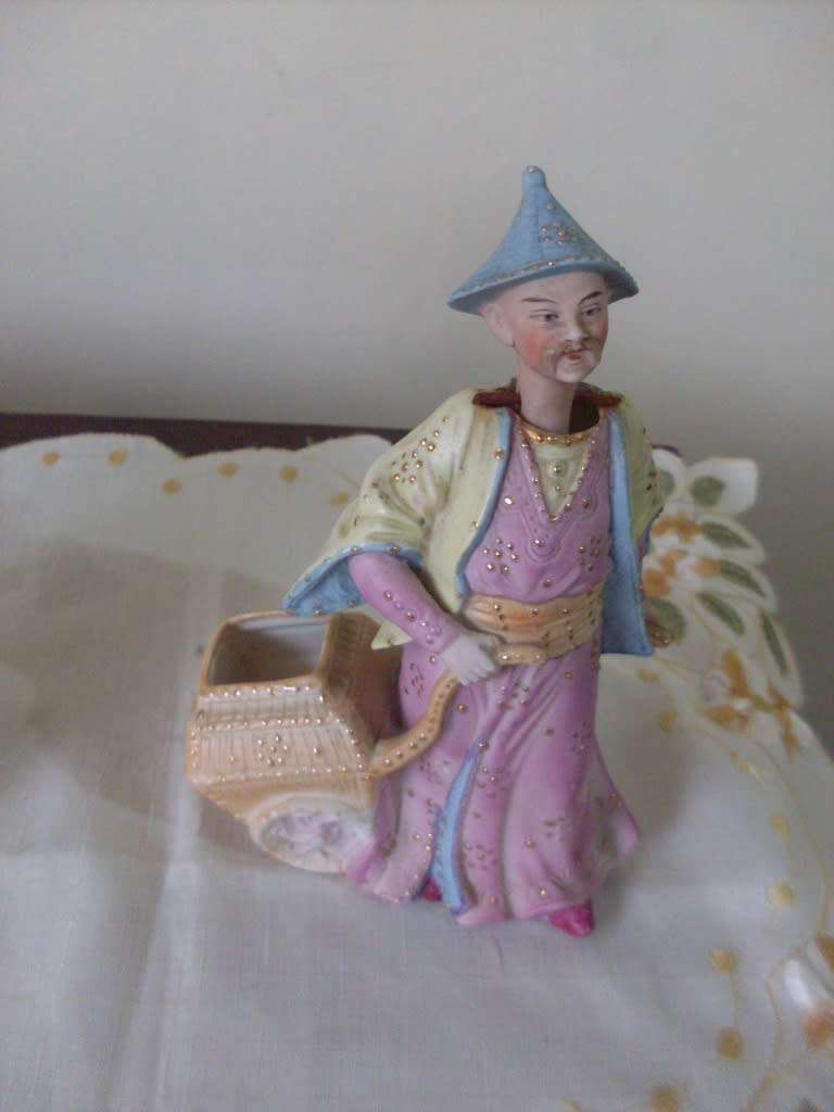 2 UNUSUAL PORCELAIN ORIENTAL  BOBBING/NODDING HEAD FIGURINES...17 CM TALL EACH...MARKED 7654