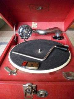 AN OLD GRAMAPHONE PLAYER IN ITS BOX !!!!!!!!!
