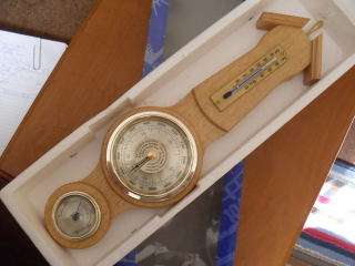 A BOXED GERMAN BAROMETER ((40 CM ))