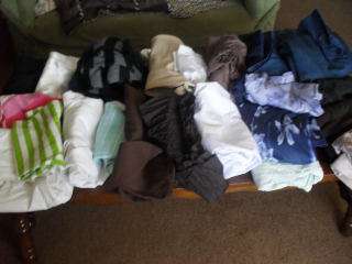 23 VERY NICE ITEMS OF LADIES CLOTHING....EXCELLENT VALUE HERE ALL FOR 1 BID