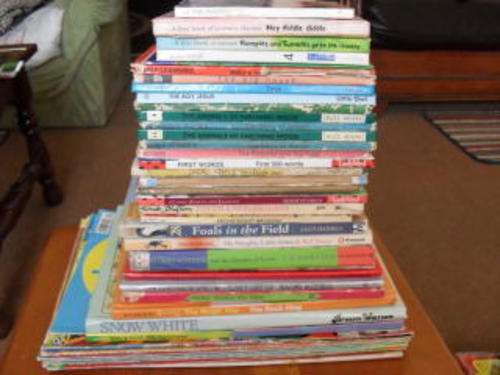 13 MAGAZINES AND 32 BOOKS FOR CHILDREN.......((TOTAL 45 ))