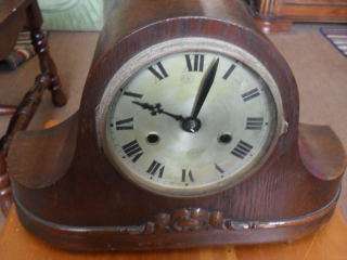 A LOVELY OLD MANTLE CLOCK......