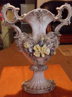 A STUNNING DOUBLE HANDLE VASE FROM ITALY (( CAPODIMONTE ??????))